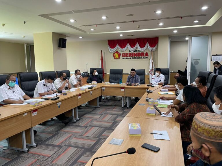Pedagang Minta Revitalisasi Pasar Induk Kramat Jati Ditunda