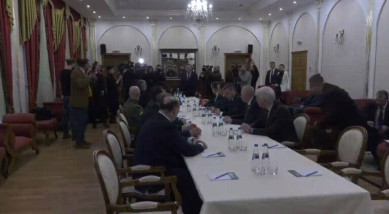 Delegasi Ukraina dan Rusia Mulai Berunding di Belarusia