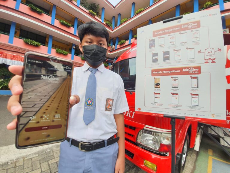 Dorong Digitalisasi Layanan, Bank DKI Raih Indonesia Best BUMD Awards 2022