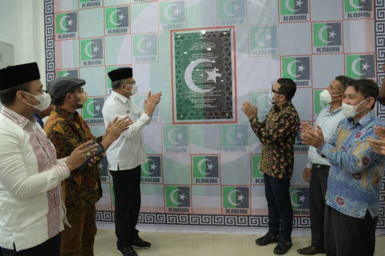 Gubernur Nova Resmikan Gedung Wakaf KAHMI Aceh