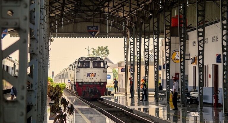 Kasus Covid-19 Naik, Cek Lagi Syarat Naik Kereta Api