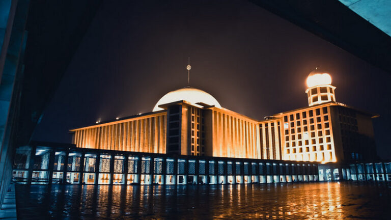 Kasus Covid-19 Terus Menurun, Masjid Istiqlal Dibuka 100%