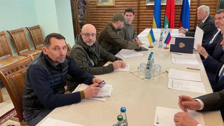 Delegasinya Berunding, Presiden Ukraina Ajak Putin Bicara Langsung
