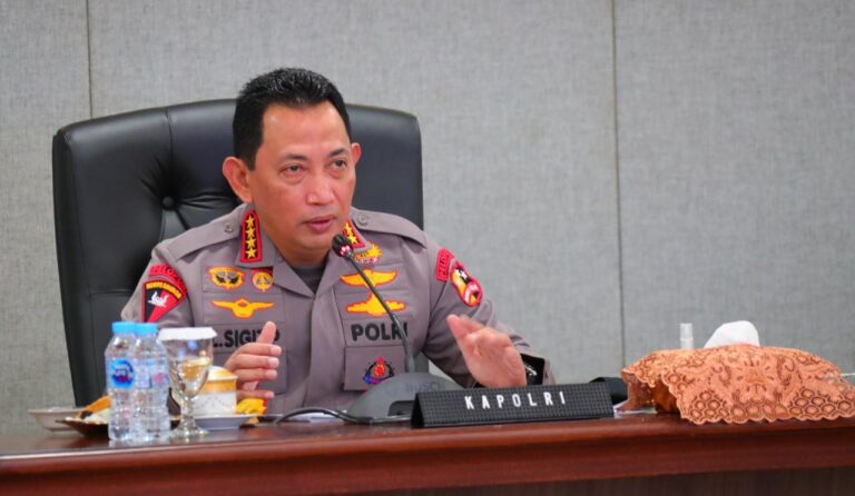 Bertolak ke Malang, Kapolri Pantau Langsung Penanganan Tragedi Kanjuruhan