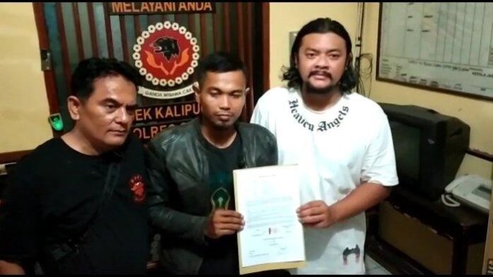 Perdamaian pengendara moge dengan keluarga korban | Foto: Ist.