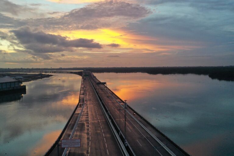Jelang Presidensi G20, PLTS Dibangun di Tol Bali Mandara