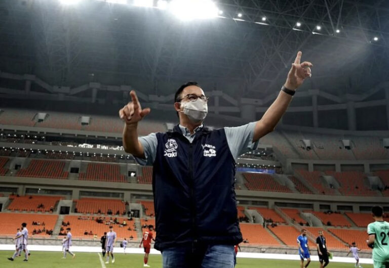 Soekarno, Anies Baswedan, Dan Sepak Bola