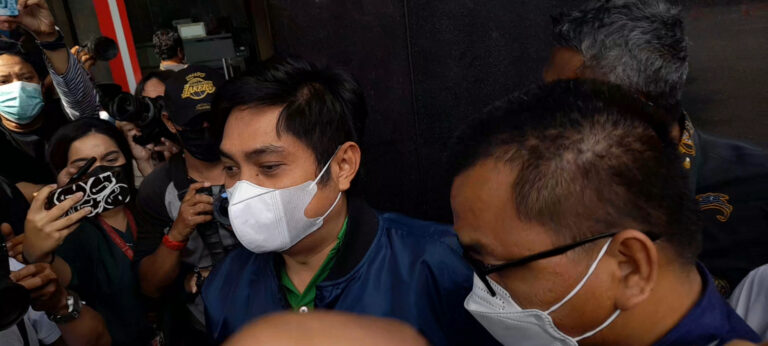 Setelah Ditetapkan DPO oleh KPK, Ketua DPD PDIP Kalsel Mardani H. Maming Serahkan Diri
