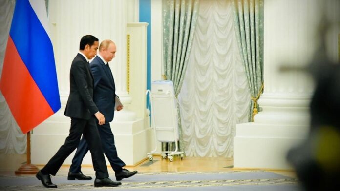 Presiden Joko Widodo bersama Presiden Rusia Vladimir Putin di Istana Kremlin, Moskow, Kamis (30/06/2022). (Foto: BPMI Setpres/Laily Rachev)