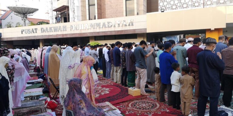 Salat Iduladha di Muhammadiyah Berlangsung Khidmat, Presiden dan Wapres Sumbang Sapi Seberat 1 Ton