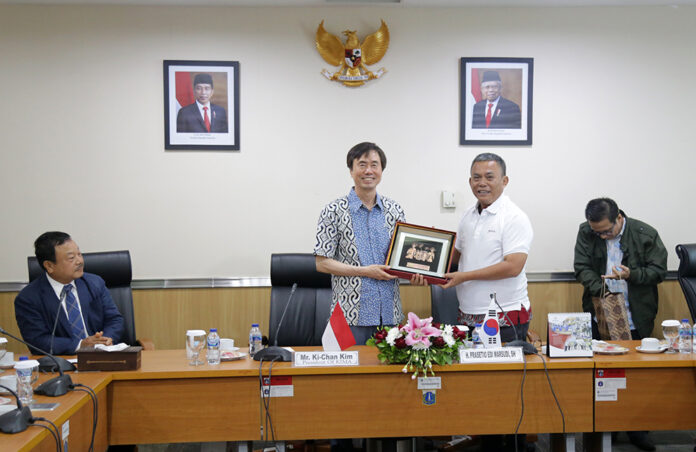 Ketua DPRD DKI Jakarta, Prasetio Edi Marsudi, menerima audiensi Korea-Indonesia Management Association (KIMA). Foto dokumentasi DPRD DKI