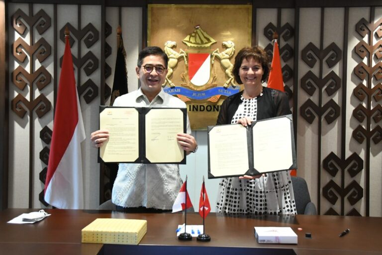 <strong>KADIN Indonesia dan Switzerland Global Enterprise Teken Penguatan Kerja Sama Ekonomi</strong>
