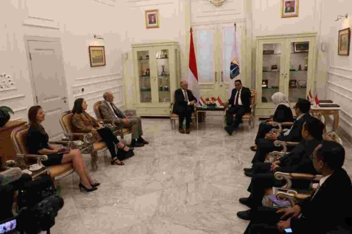 Gubernur DKI Jakarta Anies Baswedan dan Walikota Rotterdam | Foto: Ist.