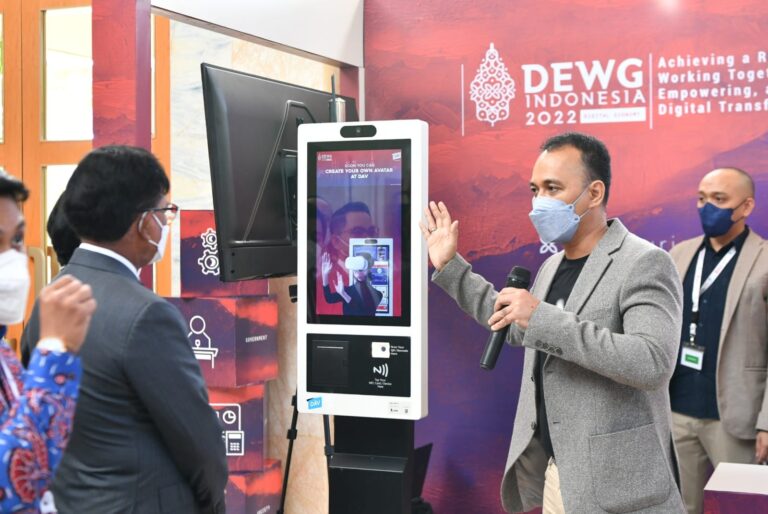 IoT DAV 2.0 Pembuat Avatar di Dunia Metaverse