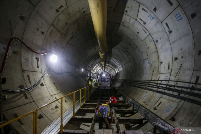 Pembangunan Proyek MRT Fase 2A | Foto: Antara