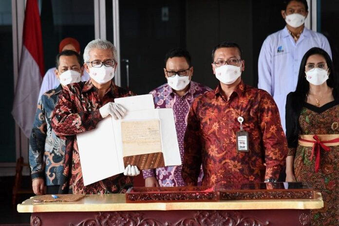 Pengembalian naskah asli teks proklamasi ke Arsip Nasional RI | Foto: Antara - Biro Pers Sekretariat Presiden