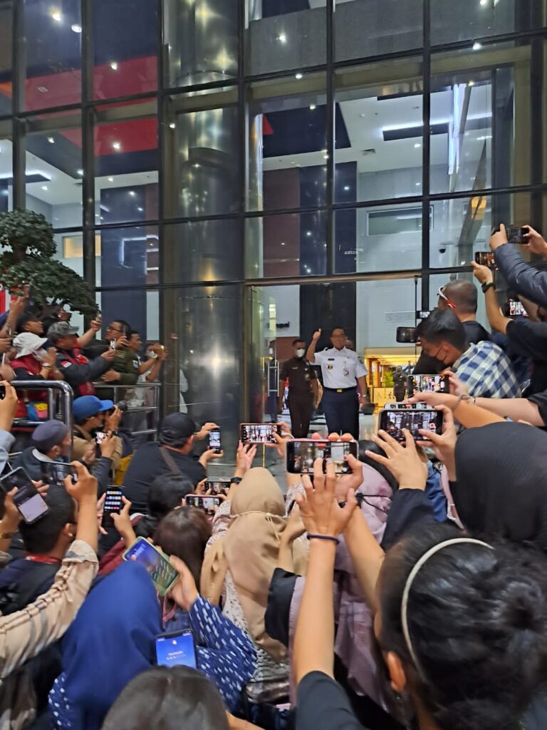 11 Jam Diperiksa, Anies Mengaku Senang Bisa Bantu KPK Jalankan Tugasnya