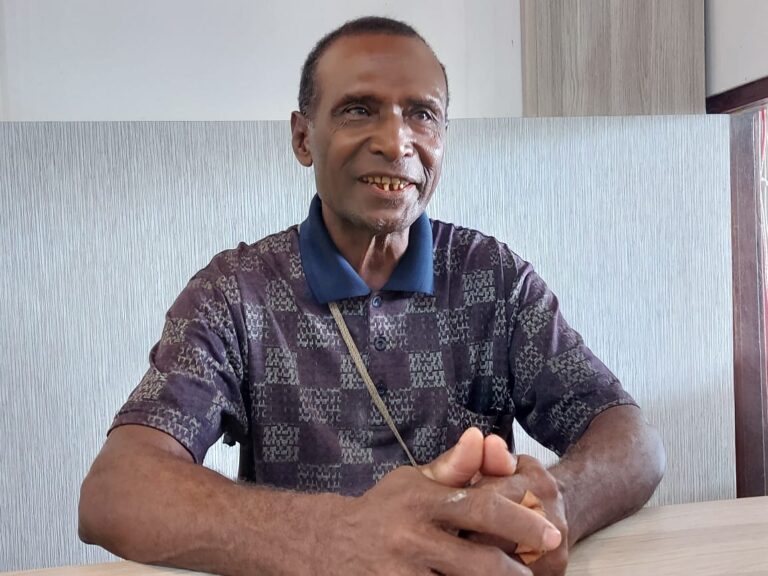 Tokoh Masyarakat Papua Kritik Penobatan Kepala Suku Besar Lukas Enembe&nbsp;