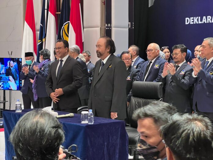 Anies Baswedan bersama Surya Paloh pada deklarasi Capres Partai Nasdem 2024 di Jakarta, Senin (3/10) | Foto: Ist.