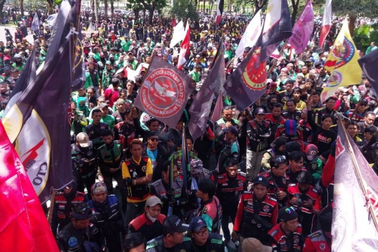 Payah! Didemo Ojol Soal Kebijakan ERP, Heru ‘Buang Badan’ ke DPRD DKI