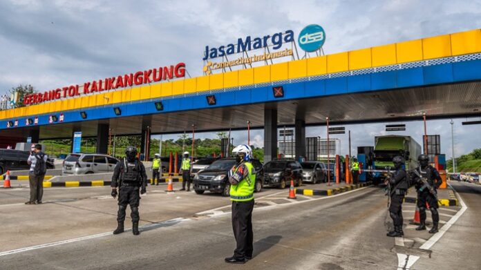 Ilustrasi Gerbang Tol Kalikangkung, Semarang, Jawa Tengah, ANTARA FOTO/Aji Styawan/YU