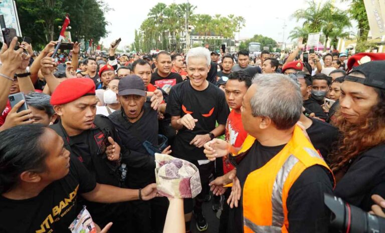 Ganjar Janjikan Satu Desa Satu Puskesmas Saat Kampanye di Merauke