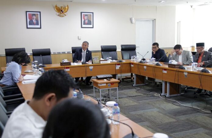 Ketua DPRD DKI, Prasetio Edi Marsudi mempimpin rapat soal barter lahan, Foto dokumentasi DPRD DKI