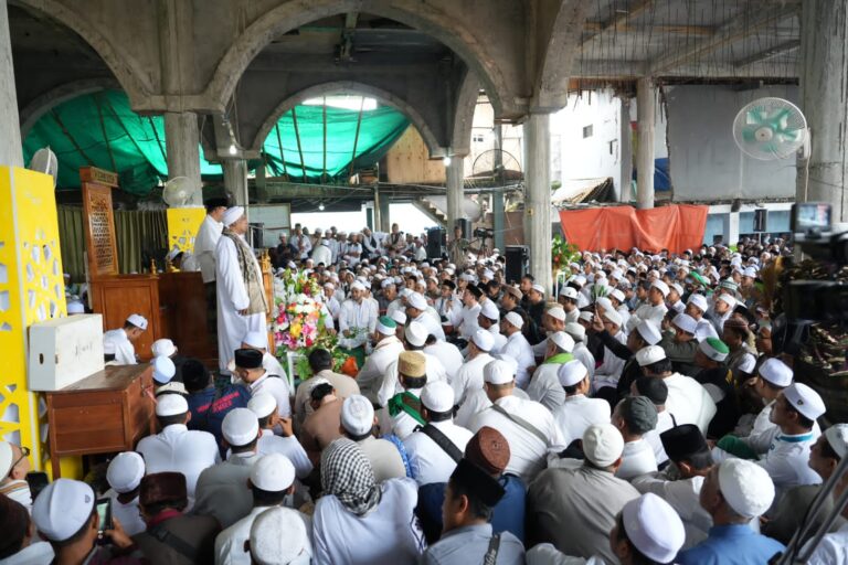 Hadiri Haul Akbar, Capres Anies Kenang Karomah Habib Sholeh