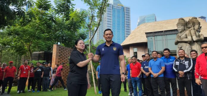 Ketua DPP Puan Maharani dan Ketua Umum Partai Demokrat AHY olahraga bareng di Plataran Senayan, Jakarta Pusat, Minggu (18/6). Foto istimewa