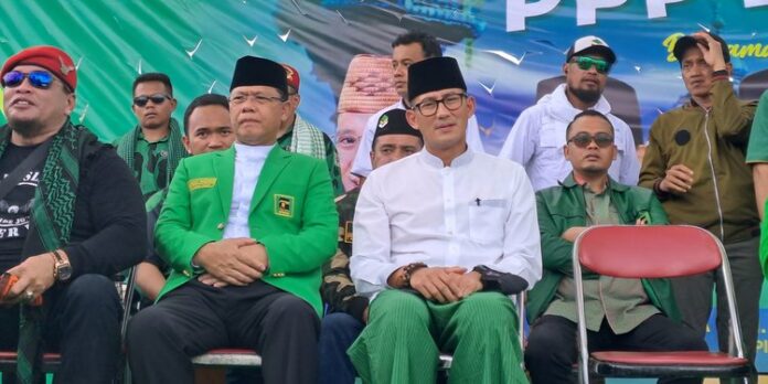 Plt Ketua Umum PPP Muhammad Mardiono bersama Sandiaga Uno. Foto Net