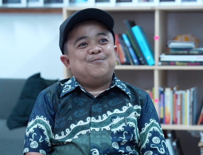 Ketua RT Kampung Akuarium, Topas. Foto istimewa
