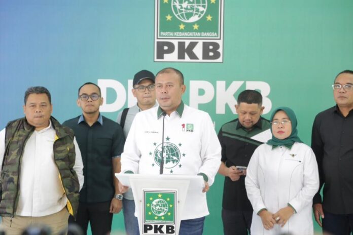 Ketua Fraksi PKB DPR, Cucun Ahmad Syamsurijal saat berikan keterangan pers peringatan Harlah PKB ke-25 di Solo, Jateng, Minggu (23/7). Foto dokumentasi PKB