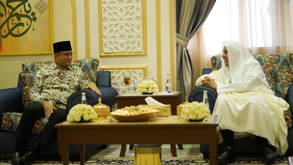 Anies Baswedan Bertemu Sekjen Liga Muslim Dunia, Muhammad bin Abdul Karim Issa di Sekretariat Muslim World League di Jeddah, Arab Saudi | Foto: Ist.