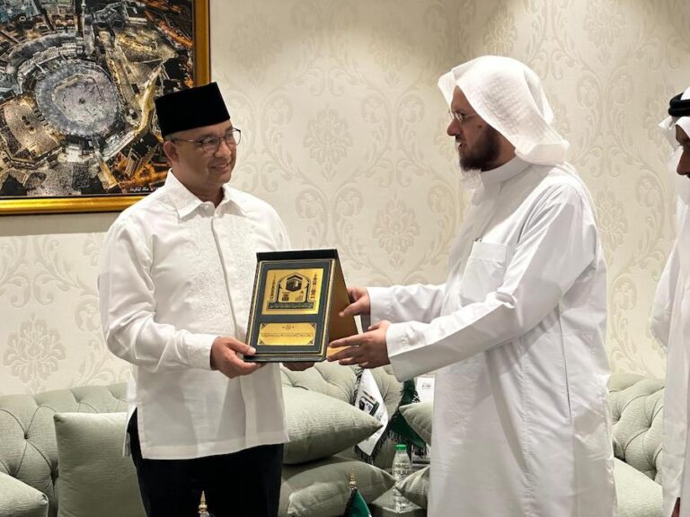 Anies Ungkap Kekaguman Imam Masjid Nabawi terhadap Muslim Indonesia