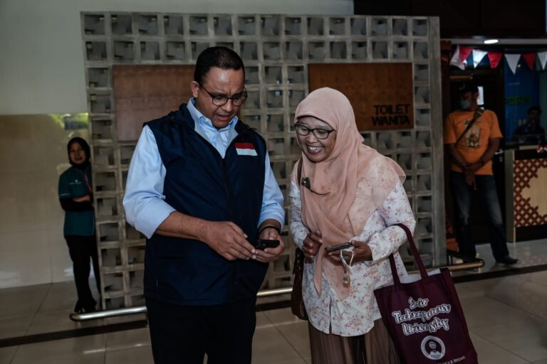 Berkunjung ke Yogjakarta, Anies Kaget Papasan Teman Sekelas SMP dan SMA