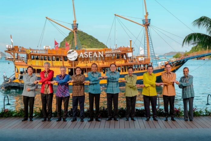 Sesi foto bersama pemimpin ASEAN, Kamis (11/05/2023), di Labuan Bajo. (Foto: ASEAN2023 Host Photographer)