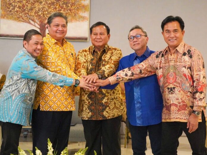 Dari kiri Anies Matta, Airlangga Hartarto, Prabowo Subianto, Zulkifli Hasan, dan Yusril Ihza Mahendra saat pertemuan ketua umum partai politik yang tergabung dalam Koalisi Indonesia Maju (KIM). Foto Istimewa