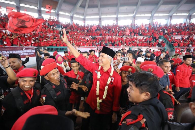 Matangkan Strategi, Ganjar Beri Arahan Rapat Tim Pemenangan Nasional 