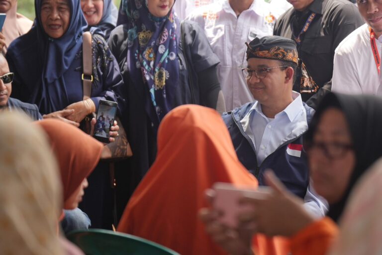 Dialog dengan Kelompok Tani Sukabumi, Anies Bicara Soal Peningkatan Taraf Hidup Petani