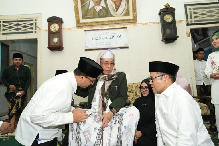 Anies-Gus Imin Didoakan KH Nurul Huda Djazuli, Serap Energi Perjuangan Mbah Bisri