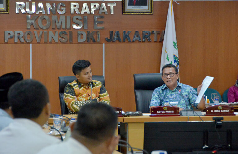 DPRD DKI Minta Pj Heru Lunasi Ijazah Siswa yang Tertahan di Sekolah