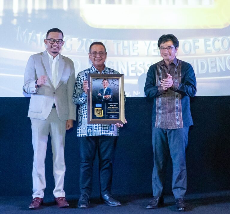 Direktur Keuangan dan Strategi Bank DKI Romy Wijayanto Raih Penghargaan 10 Most Popular CFO 2023