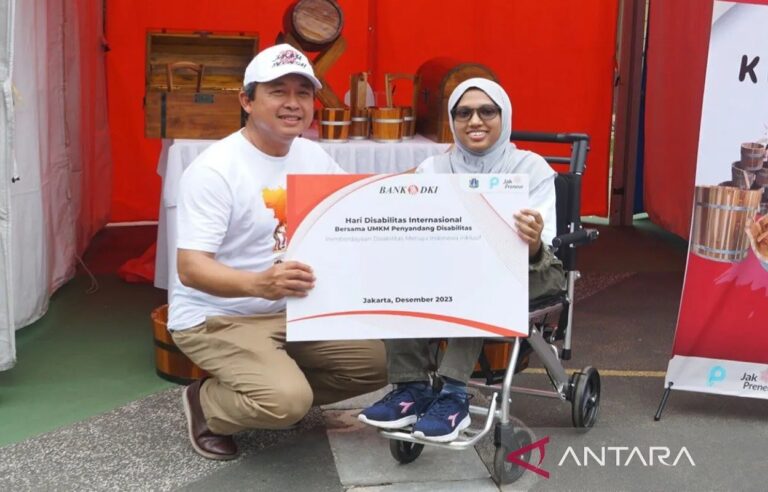 Bank DKI Salurkan Alat Bantu Fisik bagi Penyandang Disabilitas