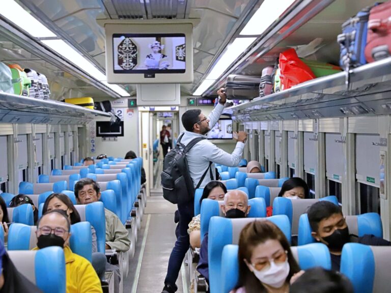 Penumpang Kereta Api Meningkat 42 Persen Libur Natal 2023