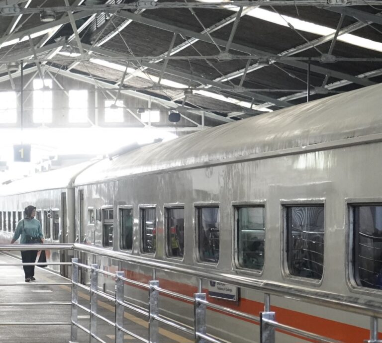 Libur Natal dan Cuti, KAI Commuter Layani 2,8 Juta lebih Orang