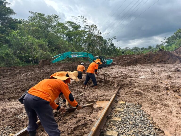 Perjalanan Kereta Api Jarak Jauh Alami Keterlambatan Akibat Longsor di Banyumas