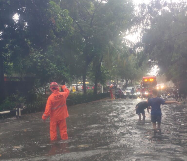 Senin Pagi 30 RT di Jakarta Masih Banjir