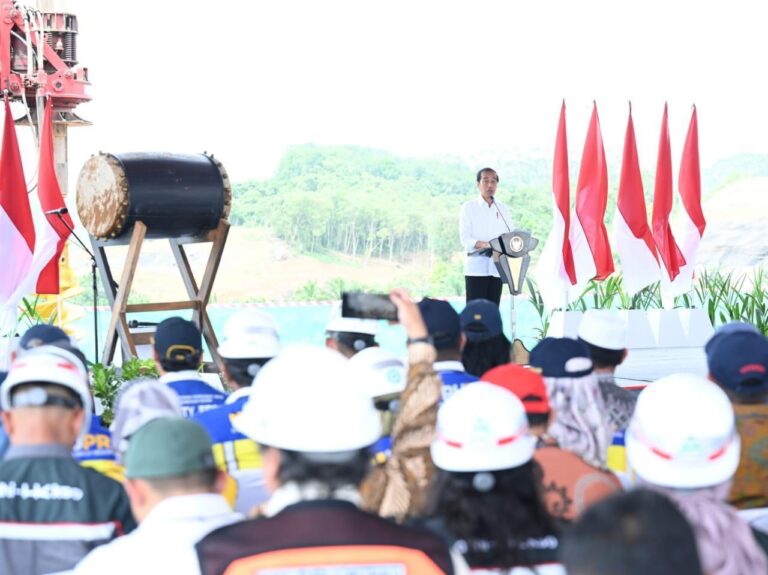 Presiden Jokowi Groundbreaking Masjid di IKN Senilai Rp 940 Miliar