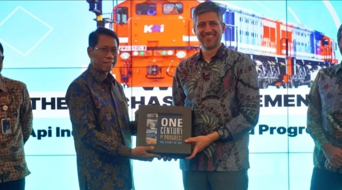 PT Kereta Api Indonesia (Persero) bersama Progress Rail (Anak Perusahaan Caterpillar) yang berasal dari Amerika Serikat