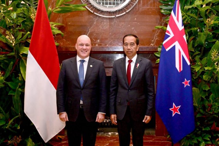 Presiden Jokowi bertemu PM Selandia Baru Christopher Luxon, di Hotel Park Hyatt, Melbourne, Australia, Selasa (5/3). Foto: BPMI Setpres